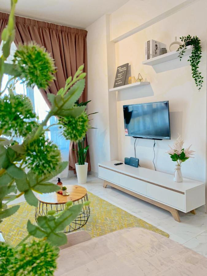 Netflix Two Bedroom Troika Kota Bharu Homestay 182 Εξωτερικό φωτογραφία