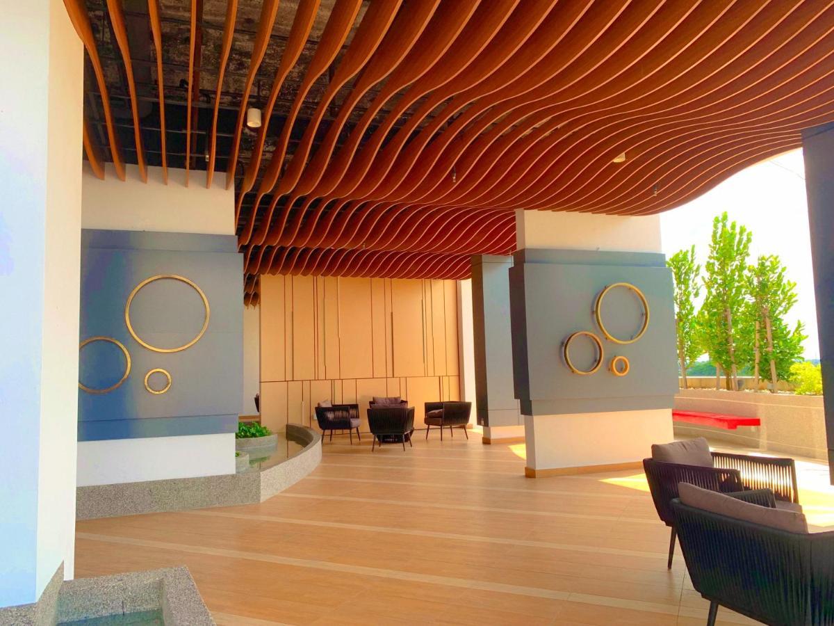 Netflix Two Bedroom Troika Kota Bharu Homestay 182 Εξωτερικό φωτογραφία